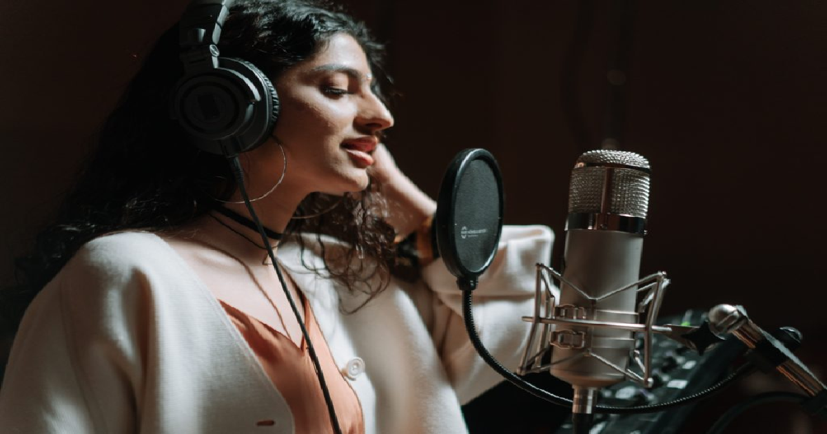 What it Takes to Be an Expert in Male Voice Over in India Over in India